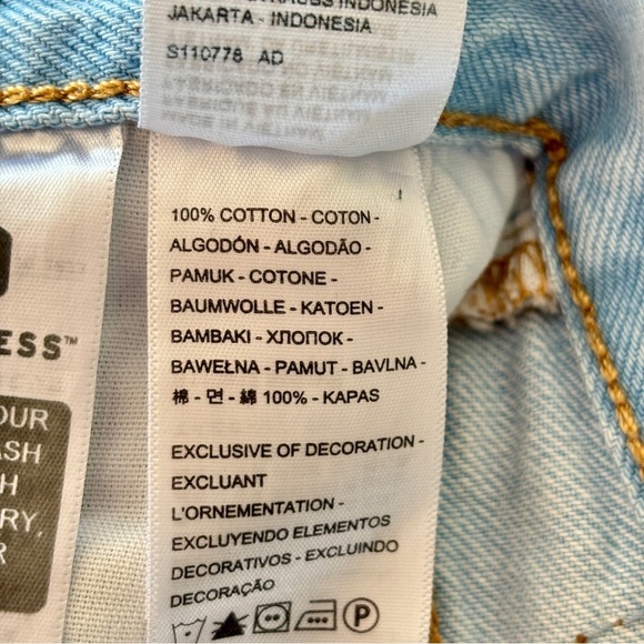 Levi's Women's 501 Button Fly Jean Denim Shorts Size W 27 Cut Off Light Wash - Picture 14 of 16